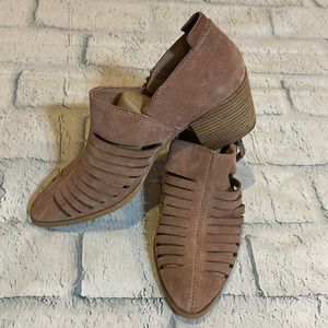 NWT 1.State Pink Suede Bootie